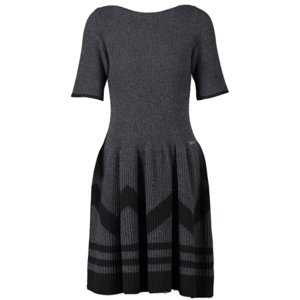 Authentieke Tweedehands Louis Vuitton Grey Wool Dress - Size M juiste prijs veilig online shoppen luxe merken webshop winkelen Antwerpen België mode fashion jurkjes kleedjes wol