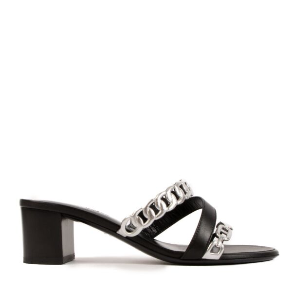 Shop safe online at Labellov in Antwerp, Brussels and Knokke these 100% authentic second hand Hermès Black and Silver Ajaccio Sandals - size 36