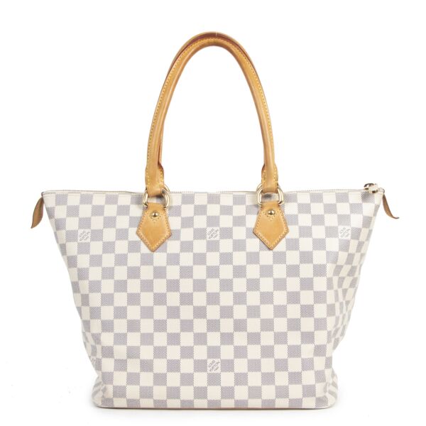  Buy authentic secondhand Louis Vuitton bags at the right price at LabelLOV vintage webshop.