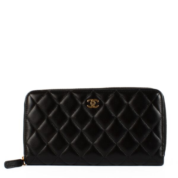 Chanel Black Lambskin Leather Long Wallet aan de beste prijs bij Labellov
