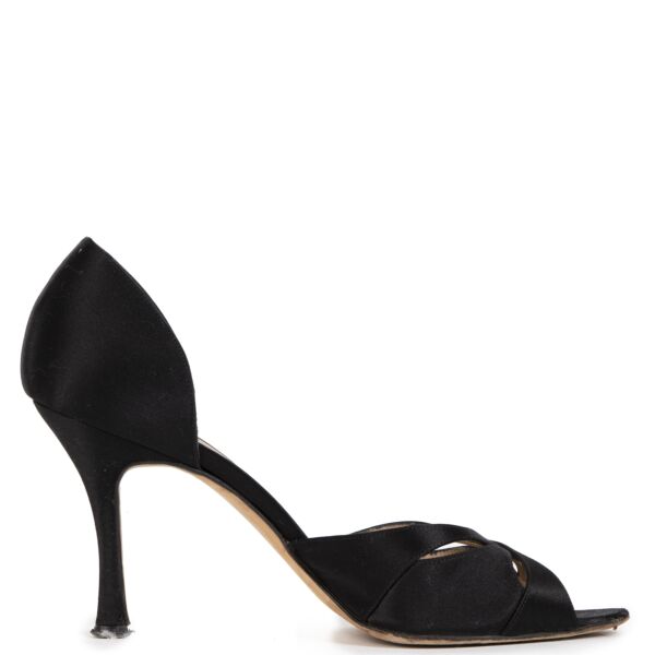 Authentieke Tweedehands Manolo Blahnik Butterflop Black Satin Peep Toe Heels - Size 39 juiste prijs veilig online shoppen luxe merken webshop winkelen Antwerpen België mode fashion