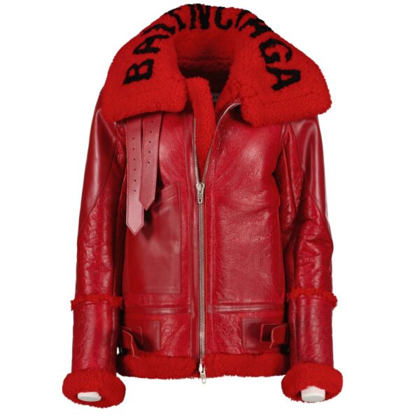 Shop safe online at Labellov in Antwerp, Brussels and Knokke this 100% authentic second hand Balenciaga Red Leather Bombardier Oversized Shearling Jacket - Size 34