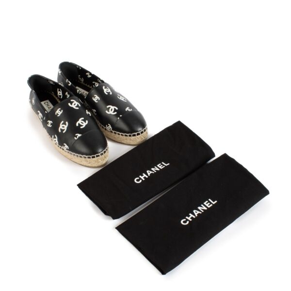 Chanel Black & White Leather 22S CC Logo Espadrilles - Size 40