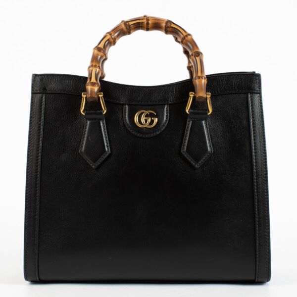 Authentic Second Hand Gucci Black Leather Medium Diana Bag on Labellov.com