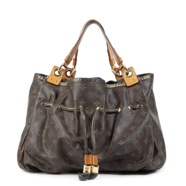 Buy authentic secondhand Louis Vuitton bags at the right price at LabelLOV safe and secure online at our vintage webshop.