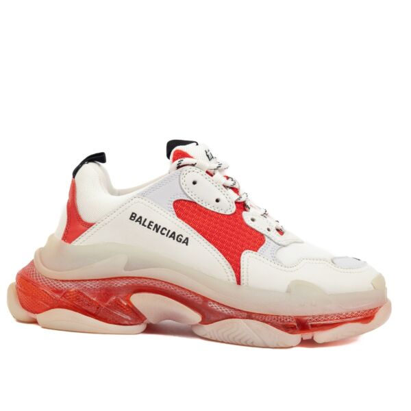 Shop safe online at Labellov in Antwerp, Brussels and Knokke these 100% authentic second hand Balenciaga Red and White Triple S Sneakers - size 40