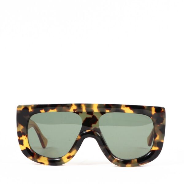 Buy authentic second-hand Moncler Leopard Acetate Sunglasses in very good condition at Labellov in Antwerp.