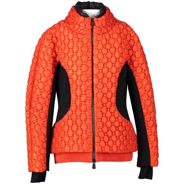 Moncler Grenoble Red Fitted Weisshorn Jacket aan de beste prijs bij Labellov tweedehands luxe