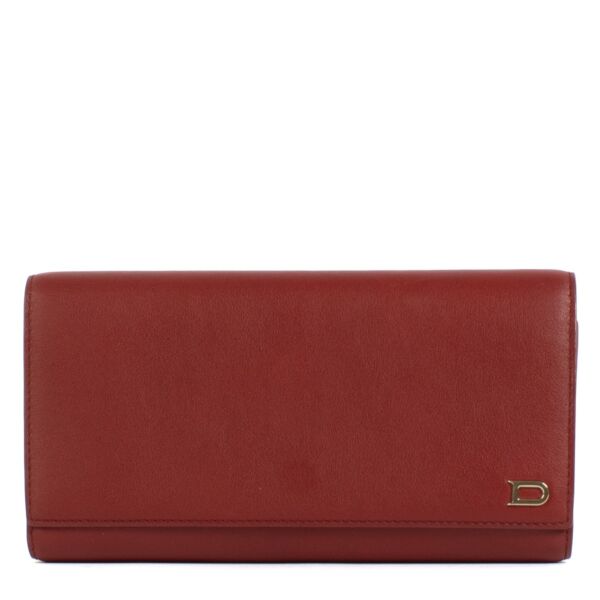 Shop safe online at Labellov in Antwerp, Brussels and Knokke this 100% authentic second hand Delvaux Red Leather Long Wallet