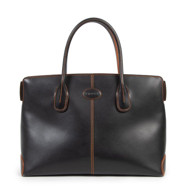 Buy authentic secondhand Tod's bags at the right price at LabelLOV vintage webshop. 