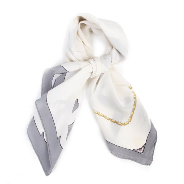 Cartier Must De Cartier Silk Grey Scarf pour le meilleur prix chez Labellov à Anvers Belgique