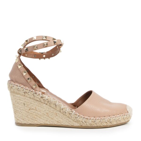 Authentic second-hand vintage Valentino Powder Pink Rockstud leather wedge espadrilles - Size 39 buy online webshop LabelLOV