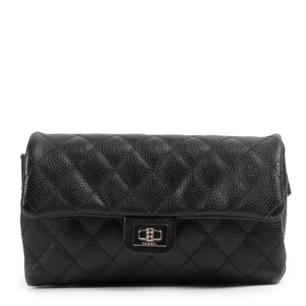 Online tweedehands Chanel heuptassen handtassen. Betaal veilig en online bij LabelLOV Antwerpen.