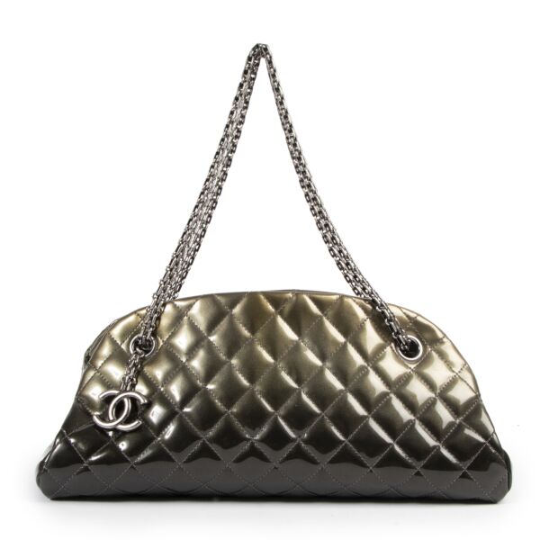 Authentieke Tweedehands Chanel Gold Quilted Patent Leather Mademoiselle Bag juiste prijs veilig online shoppen luxe merken webshop winkelen Antwerpen België mode fashion