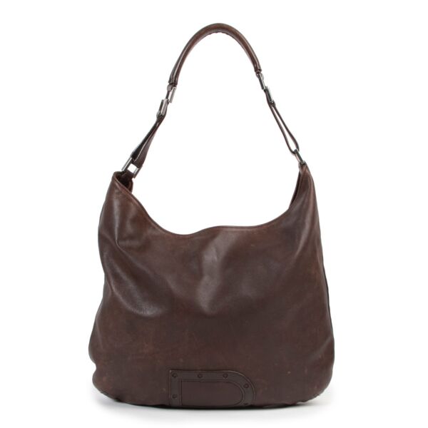 Buy and sell your authentic designer bags such as this Delvaux Brown Le Louise Tote Shoulder Bag online or in store at Labellov secondhand luxury in Antwerp.