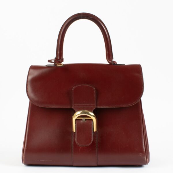 Shop safe online at Labellov in Antwerp, Brussels and Knokke this 100% authentic second hand Delvaux Burgundy MM Brillant