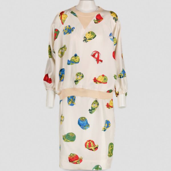 Shop 100% authentic second hand Hermès Hat Print Silk Top/Skirt Set on Labellov.com