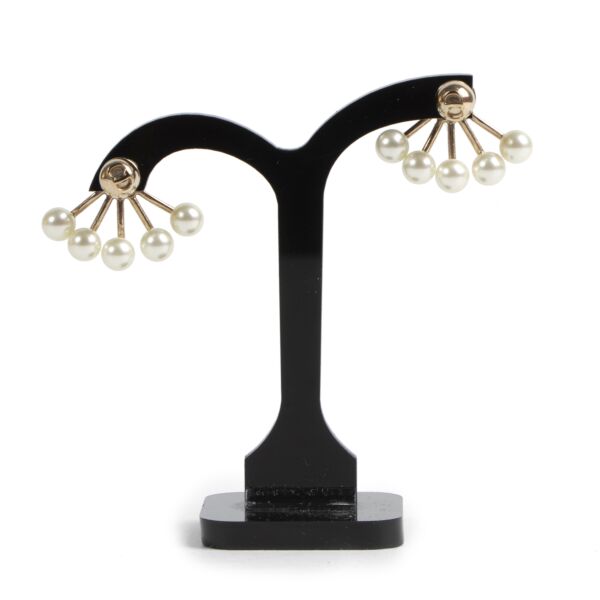 koop online tegen de beste prijs Dior Gold La Petite Tribale 5 Pearls Earrings 