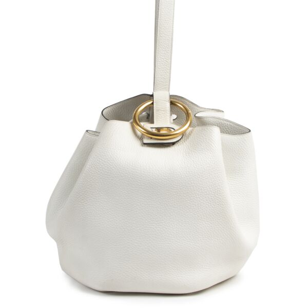 Authentieke Tweedehands Delvaux White Leather Rose des Vents Bucket Bag juiste prijs veilig online shoppen luxe merken webshop winkelen Antwerpen België mode fashion