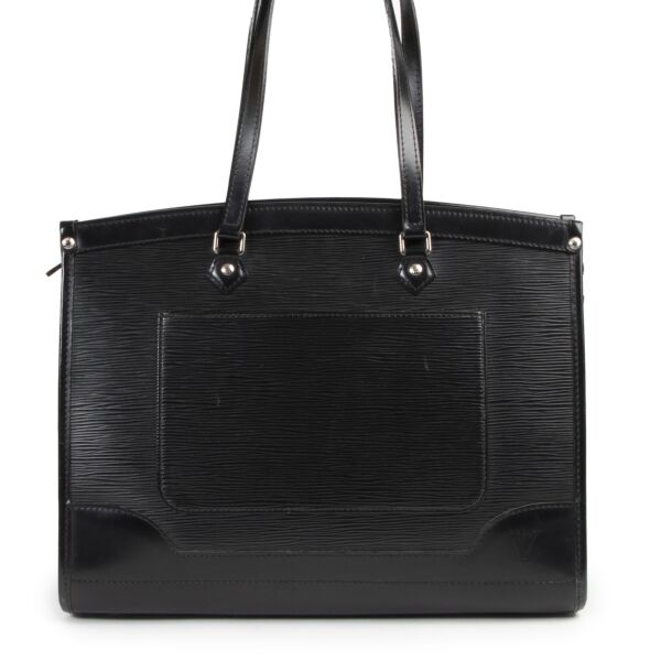 Authentieke Tweedehands Louis Vuitton Black Epi Leather Madeleine Bag juiste prijs veilig online shoppen luxe merken webshop winkelen Antwerpen België mode fashion