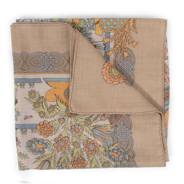 Shop safe online at Labellov in Antwerp this 100% authentic second hand Hermès Beige Découpages Cashmere and Silk Scarf