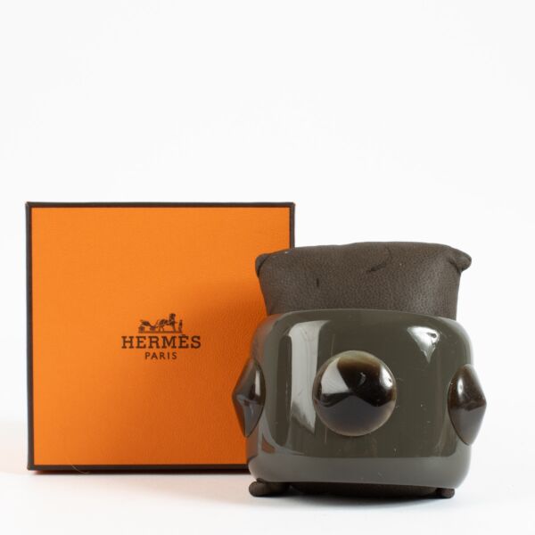Hermès Green Bois Laqué Horn Studded Cuff Bracelet - Size PM