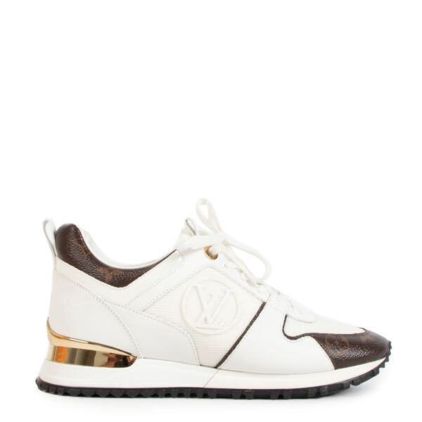 Shop safe online at labellov in Antwerp, Brussels and Knokke these 100% authentic second hand Louis Vuitton White Run Away Trainers - size 38