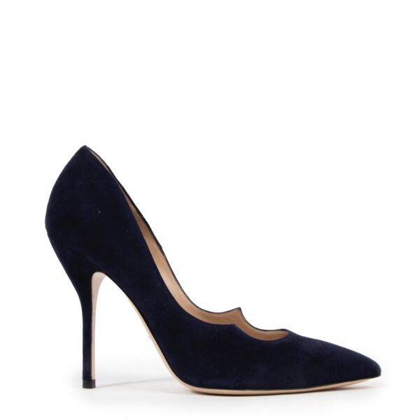 Shop safe online at Labellov in Antwerp these 100% authentic second hand Paul Andrew Blue Suede Pumps - size 37,5