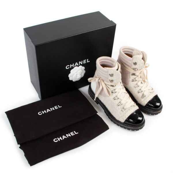 Chanel Autumn/Winter 2018 Tweed and Quilted Lambskin Leather Boots - Size 38.5