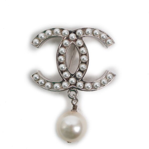 Chanel 2005 Silver Faux Pearl Brooch