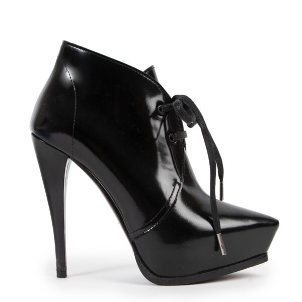 Shop safe online at Labellov in Antwerp these 100% authentic Lanvin Black Patent Leather Platform Booties - Size 36