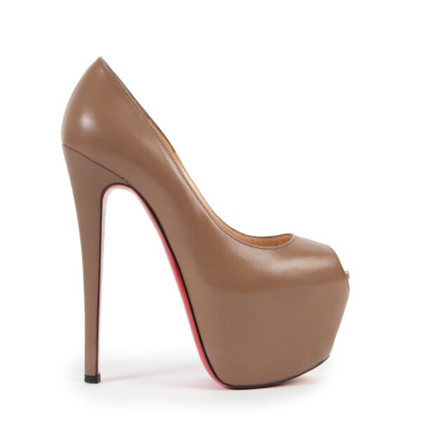 Shop safe online at Labellov in Antwerp this 100% authentic second hand Christian Louboutin Taupe Peep-Toe Heels - Size 35,5