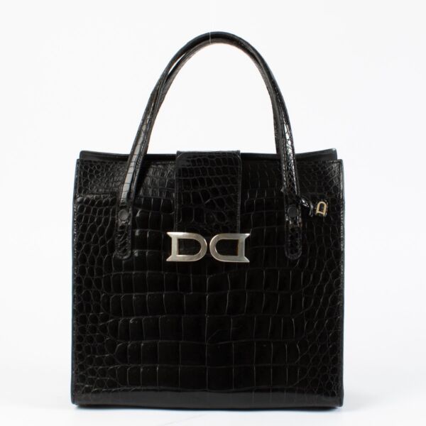 Shop safe online at Labellov in Antwerp, Brussels and Knokke this 100% authentic second hand Delvaux Black Shiny Alligator Bourgogne Tote