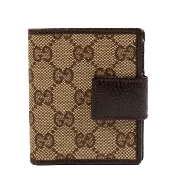 Shop safe online at Labellov in Antwerp, Brussels and Knokke this 100% authentic second hand Gucci GG Canvas Wallet. Veilig online tweedehands authentieke Gucci GG Canvas portefeuille kopen bij Labellov. 
