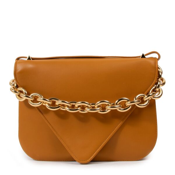 Bottega Veneta Orange Twist Bag ○ Labellov ○ Buy and Sell