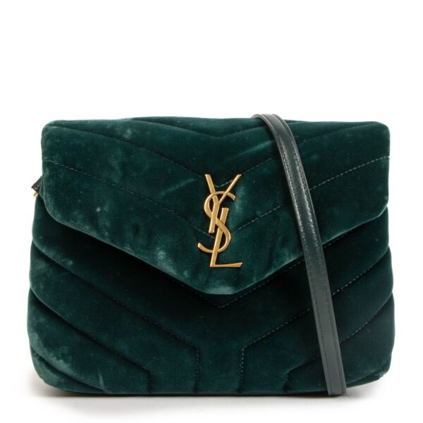 Shop safe online at Labellov in Antwerp, Brussels and Knokke this 100% authentic second hand Saint Laurent Green Velvet Toy Loulou Shoulder Bag