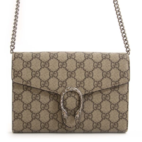 Buy this authentic second hand vintage Gucci Dionysus GG Supreme chain wallet at online webshop LabelLOV. Safe and secure shopping. Koop deze authentieke tweedehands vintage Gucci Dionysus GG Supreme chain wallet  bij online webshop LabelLOV. 