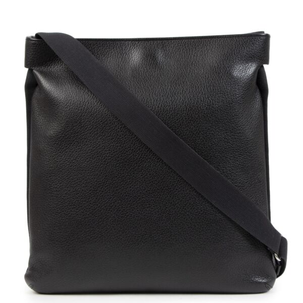 Authentic secondhand Delvaux Black Crossbody Messenger Bag designer bags shoes accessories clothing luxury vintage webshop safe secure online shopping worldwide shipping