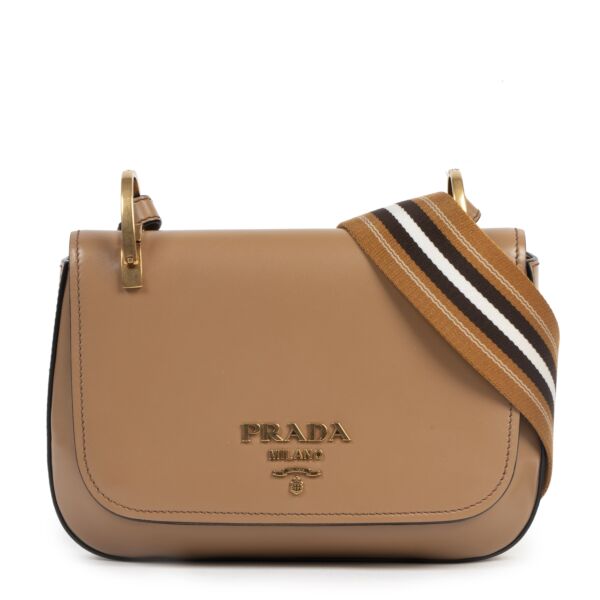 Authentieke tweedehands vintage Prada Camel Color Strap Crossbody Bag koop online webshop LabelLOV