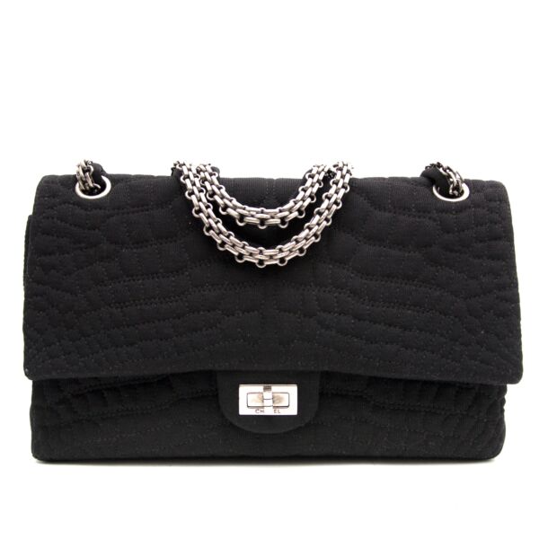 koop veilig online aan de beste prijs Chanel Large 2.55 Black Fabric Bag 