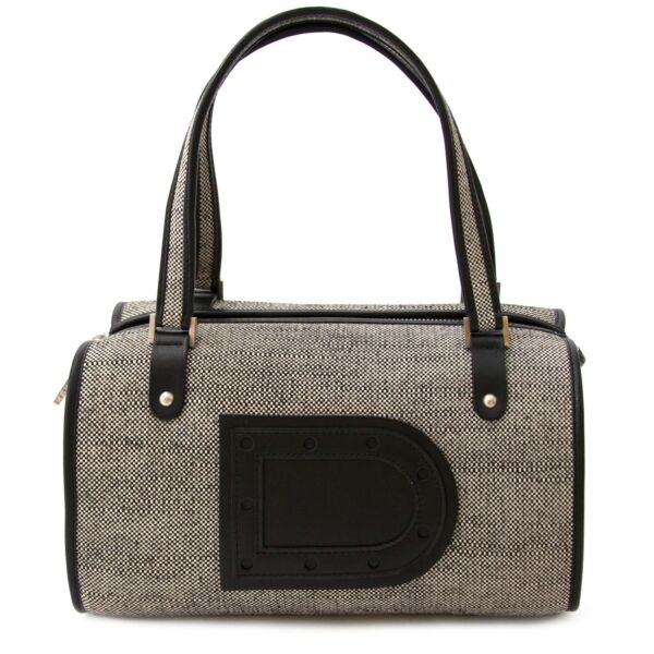 Buy authentic Delvaux Astrid bags now online at Labellov vintage webshop for the lowest price
