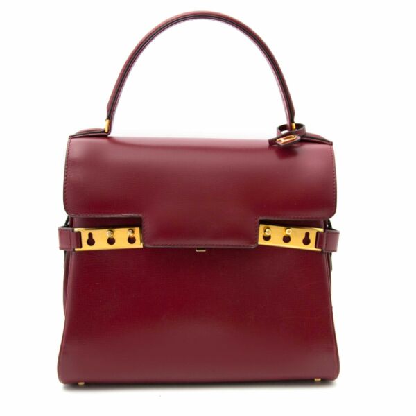 Buy now a lovely Delvaux tempete at labellov.com