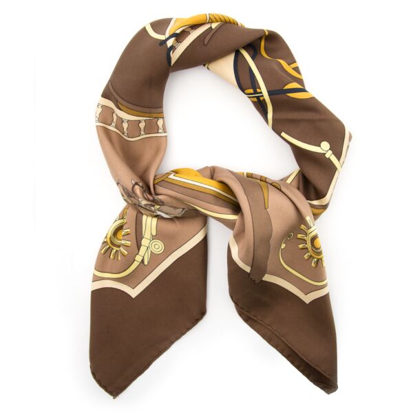 Hermès Carré de Soie "Carrossier" kopen en verkopen via Labellov timeless luxury