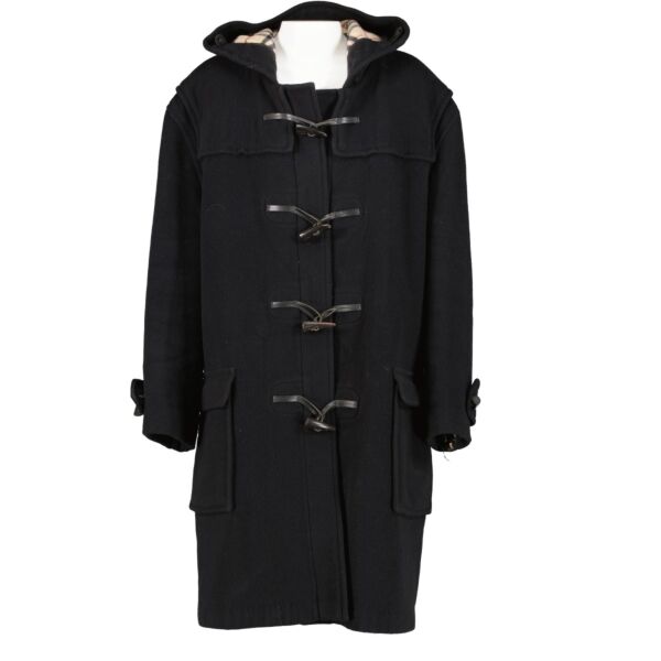Shop safe online at Labellov in Antwerp, Brussels and Knokke this 100% authentic second hand Burberry Black Duffle Coat - Size US 14