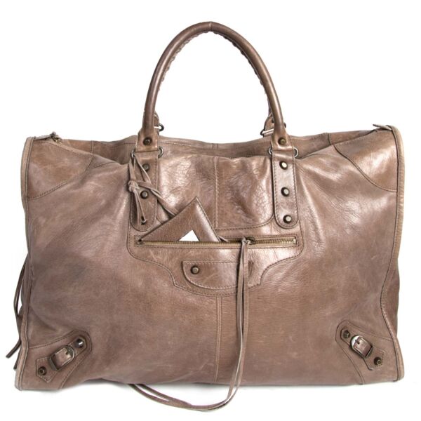 Bent u op zoek naar een authentieke Balenciaga Weekender Seigle Agneau Leather Bag? 
