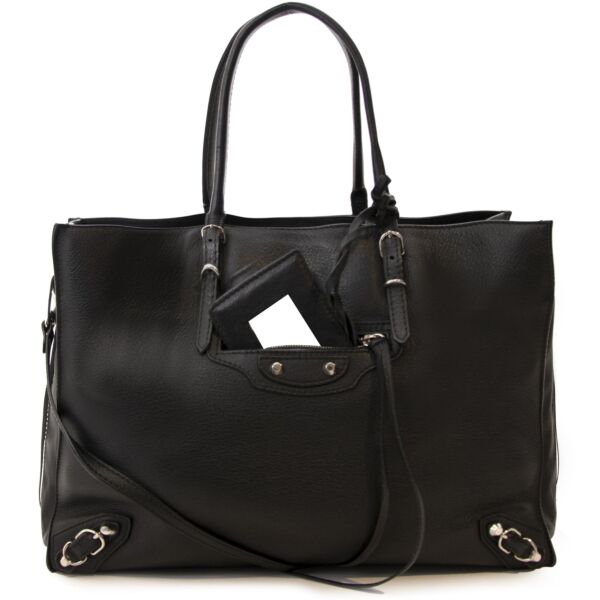 Koop uw authentieke designer Balenciaga Black Papier B4 Zip Around Tote Bag