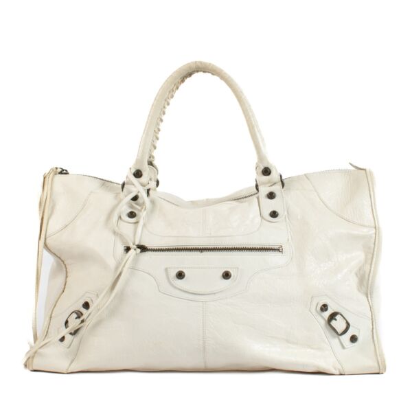 Shop safe online at Labellov in Antwerp, Brussels and knokke this 100% authentic second hand Balenciaga White Work Bag