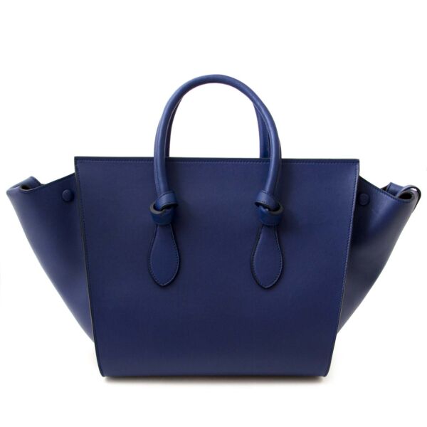 Buy authentic secondhand Celine bag at Labellov. Safe online shopping. Koop authentieke tweedehands Celine handtas bij Labellov. Veilig online shoppen. Achetez un authentic Celine sac à main usagé chez Labellov. Achats en ligne en toute securité. 