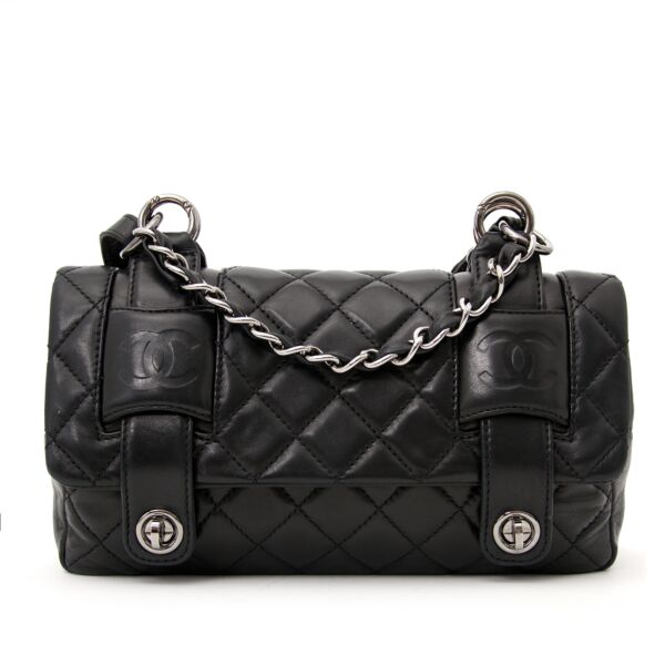 acheter en ligne pour le meilleur prix Chanel Black Shoulder Bag