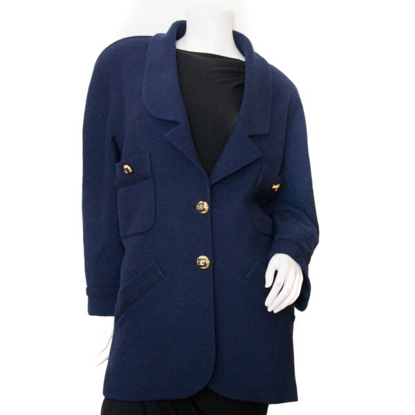 koop Chanel Dark Blue Tweed Jacket - Size 40 bij labellov aan de beste prijs